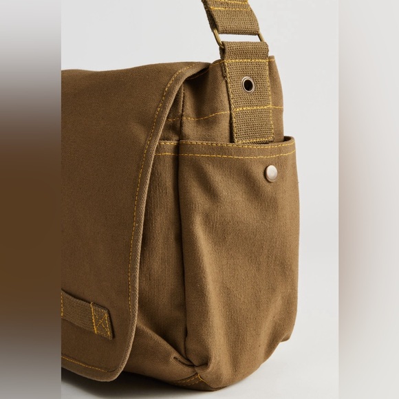 UO x Rothco Heavyweight Classic Canvas Messenger Bag in Olive Drab NWT - Picture 9 of 11